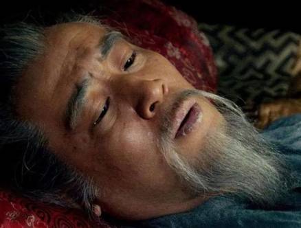 刘备在托孤的时候 刘备为何将兵权交给李严而不是诸葛亮