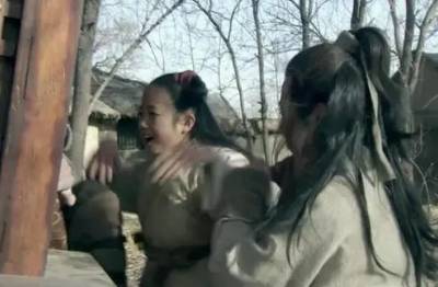 彭城之战战败后,逃往途中刘邦为何数次推儿女下车?