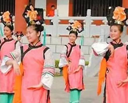 清朝宫女生活那么苦 古人为什么还送女儿进宫