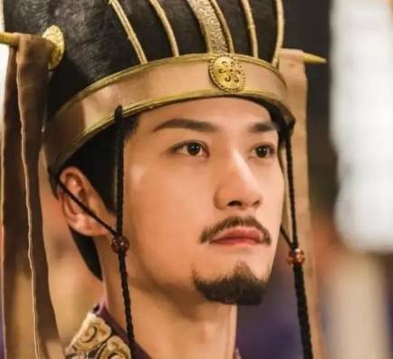 周宣帝死后杨坚为何能独揽北周大权?他是如何做到的?