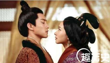 《三国机密》中汉献帝什么时候喜欢上伏寿皇后的 大概是这些时候