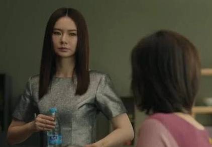 《你好安怡》乔悠回家之后，安怡做了什么事情?