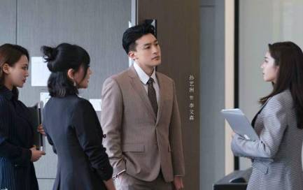《爱的理想生活》两集首播,重点观注女性的精神情感世界