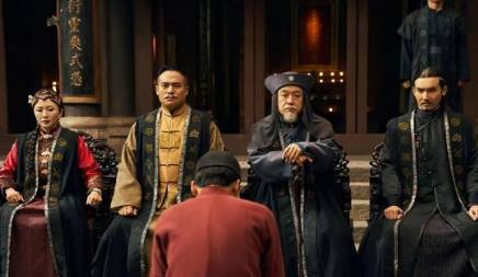 《古董局中局之掠宝清单》开启首播模式，较为不错的商业剧