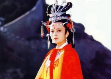 如何评价红楼梦中的贾探春？她的性格特点是什么？