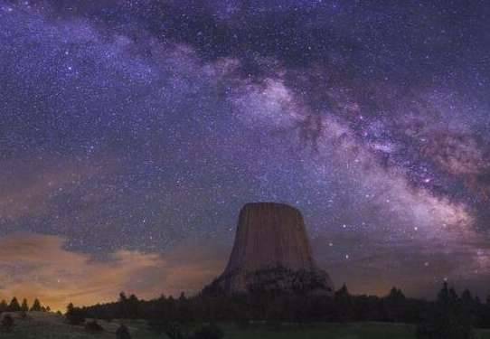 美国魔鬼塔:传说中的外星人基地