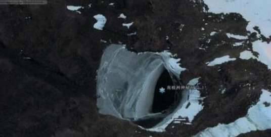 南极洲外星人基地:外星人留下超现代化建筑群