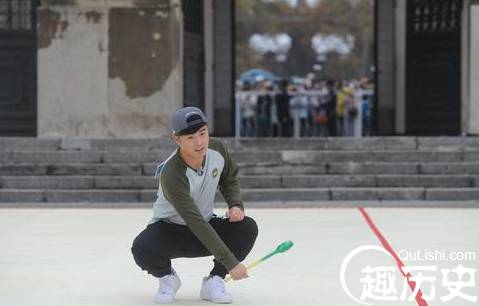黑天使陈赫机智来袭 斗乒乓球引爆笑