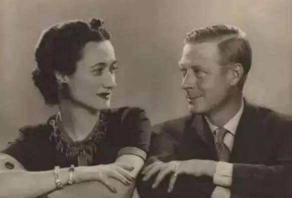 英国历史上的“千古绝唱”:他不爱江山爱美人,为她放弃王位