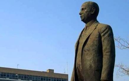 亚里士多德大学简介:希腊最大的大学,靠近市中心塞萨洛尼基亚