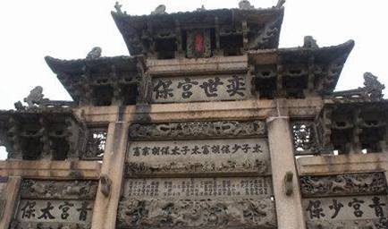 在古代徽州的土地上，“徽州三绝”之首为何当推徽州民居？