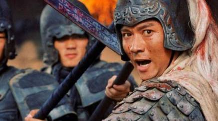 为何说夏侯惇是被严重低估了?曾和吕布打了个平手