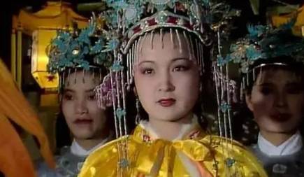 红楼梦中,林黛玉的什么举动不符合贾元春的心意?