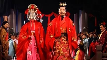 刘备成为益州新主后，群臣们为何建议他聘娶孀妇吴氏？