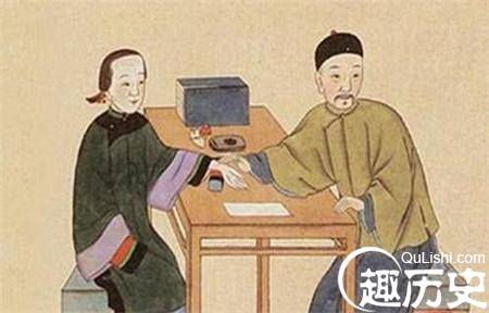 古代医生艳福不浅 女病人看病竟要先脱光衣服