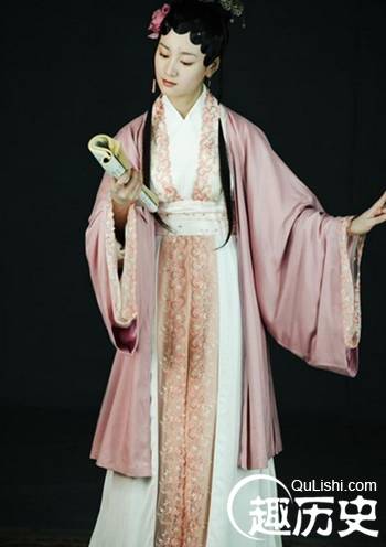 从香菱名字看她的一生：香菱三个名字是怎么来的？
