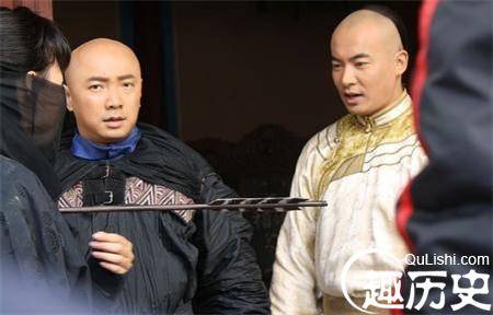 官员靠贿赂当上了官 一字不识死后却万人空巷
