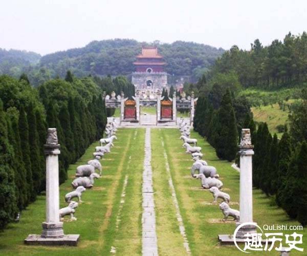 十三陵守陵部队探秘:新兵夜遇绣花鞋脸被吓白