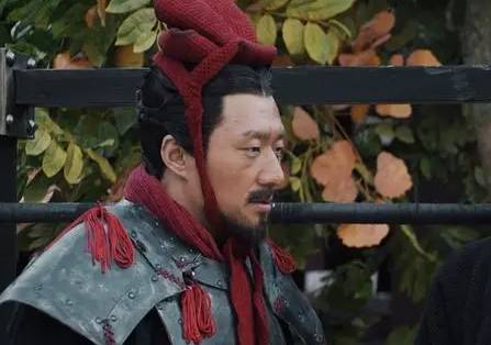 樊於期为什么要自刎？他是自愿的吗？