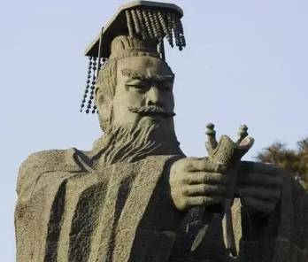 秦武公与秦始皇是什么关系？他们有何联系？